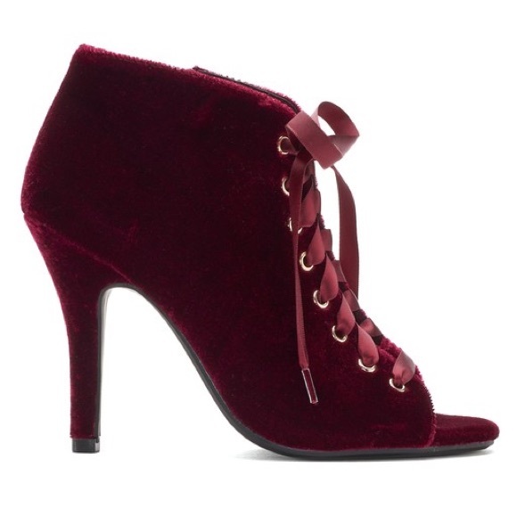 LC Lauren Conrad Black Velvet High Heel Boots - Picture 4 of 7